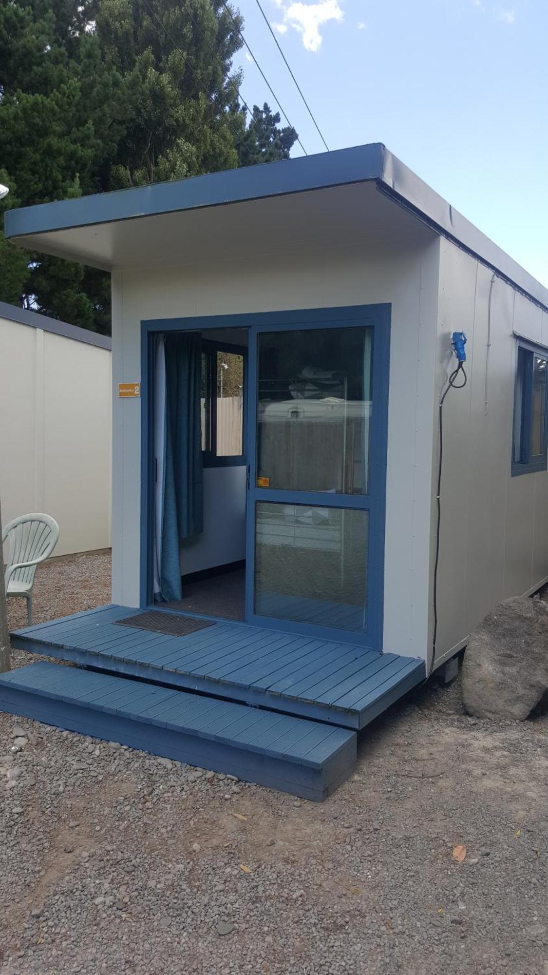 North South Holiday Park Christchurch Room photo